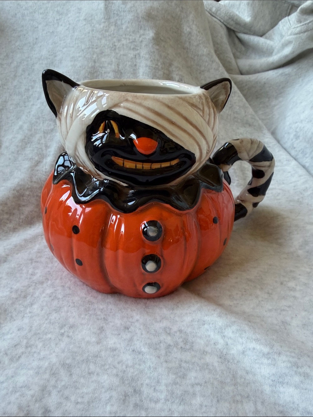 New Collectible Johanna Parker Mummy Cat Halloween Mug